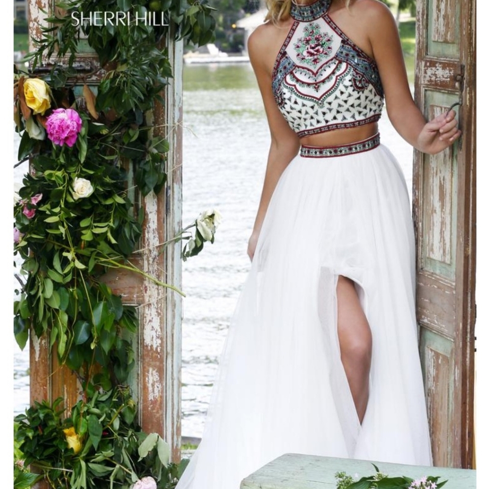 Sherri Hill Beaded Embroidered Halter Top Size 2 Beautiful White Colorful - Picture 7 of 16